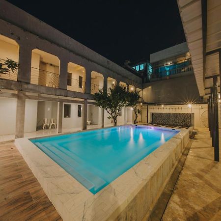Hotel October Phuket Ngoại thất bức ảnh