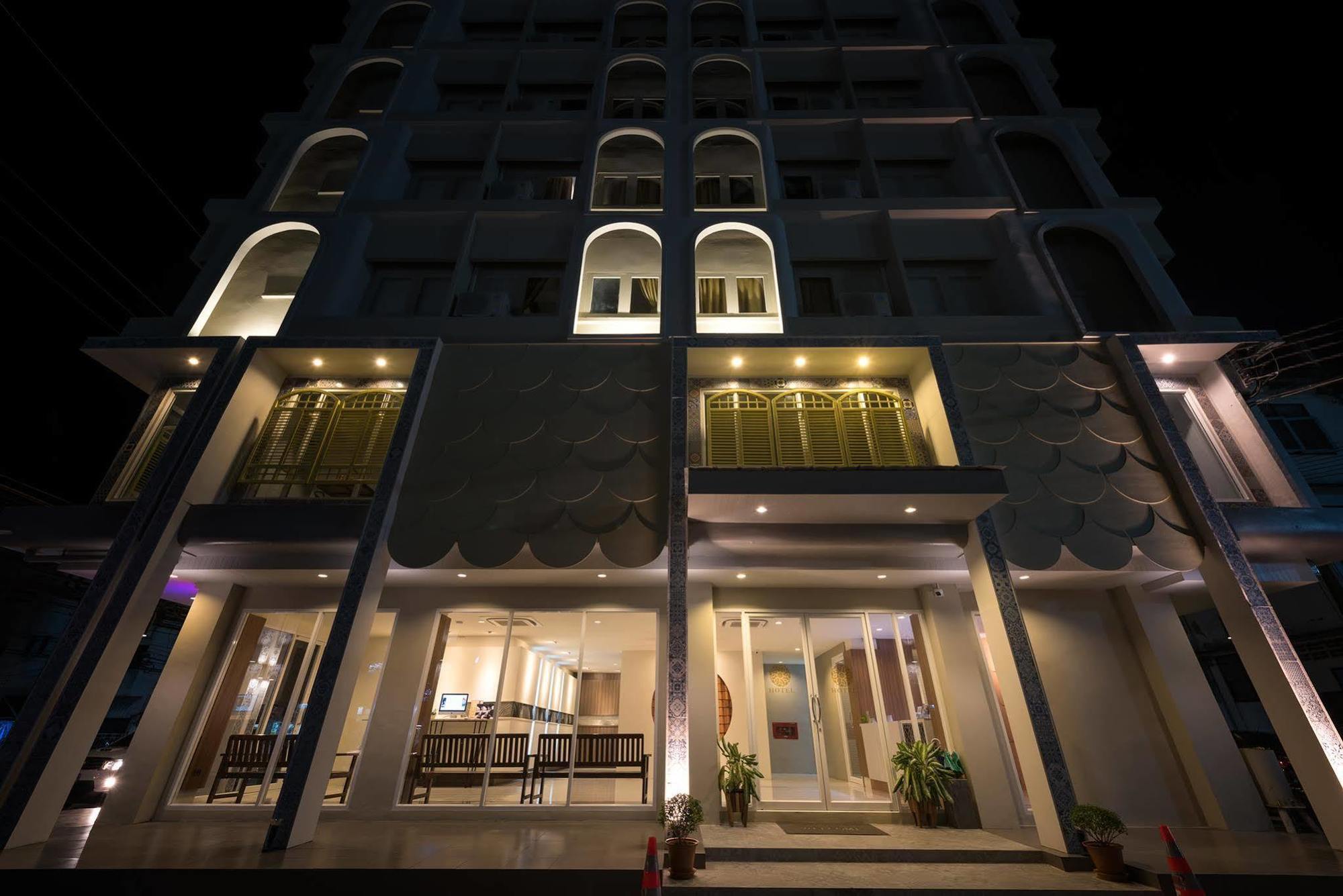 Hotel October Phuket Ngoại thất bức ảnh