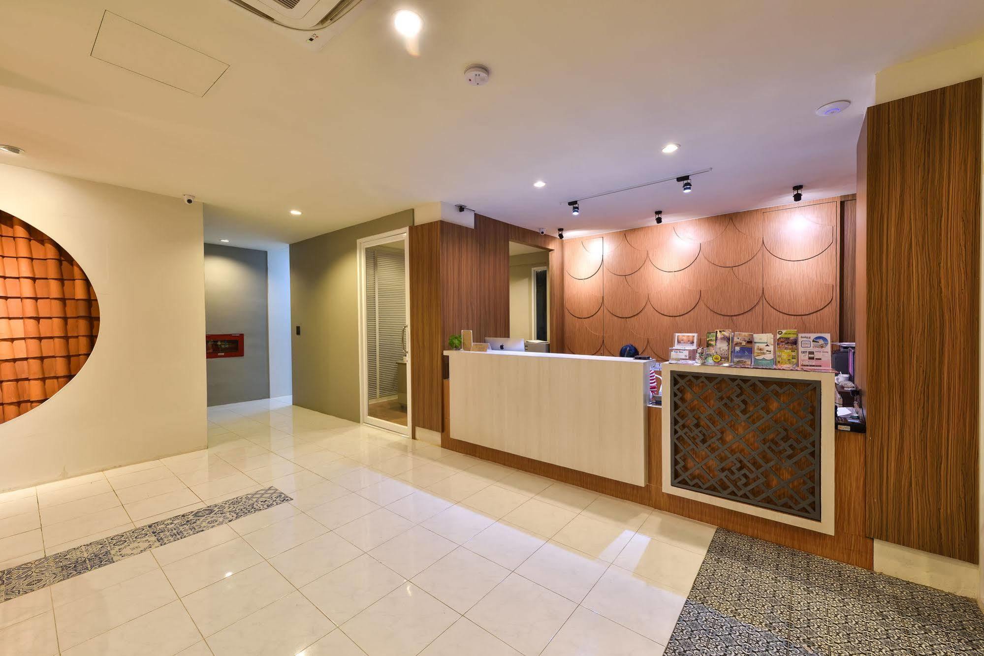 Hotel October Phuket Ngoại thất bức ảnh
