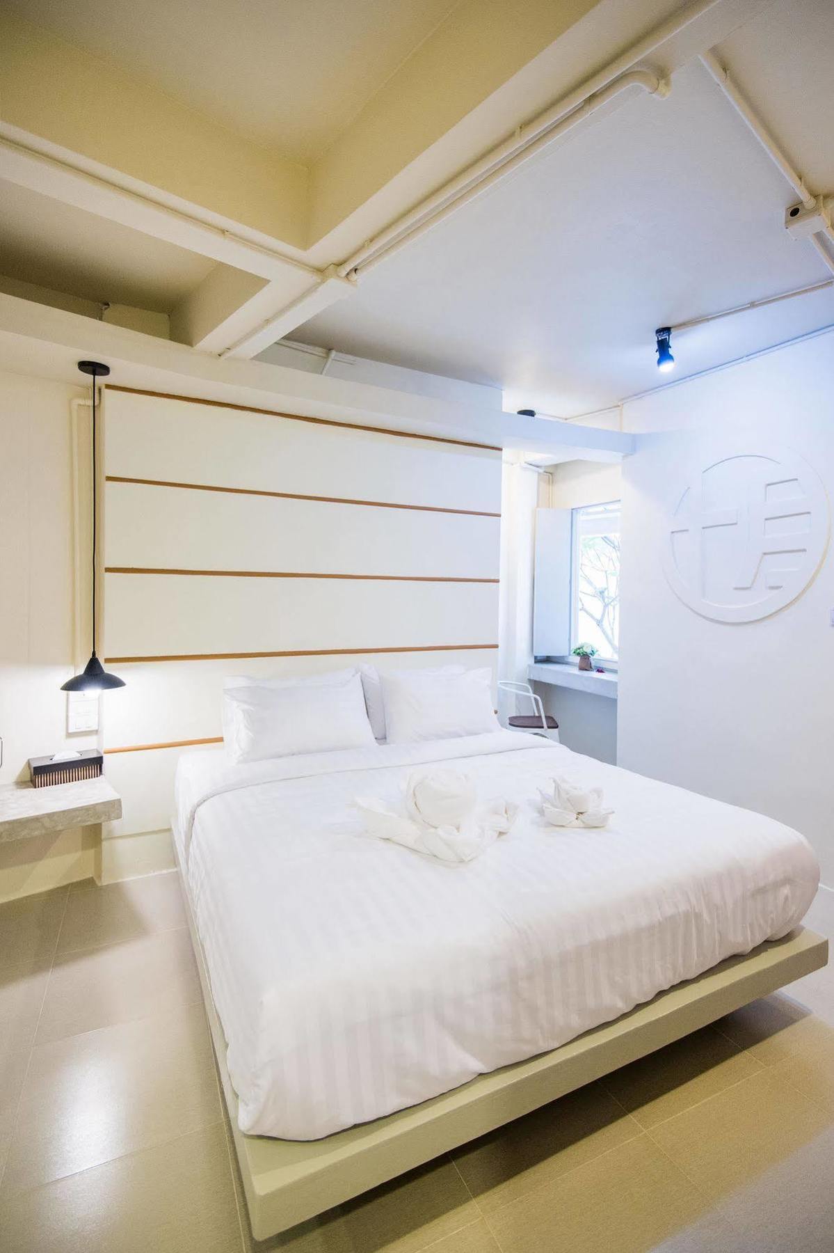 Hotel October Phuket Ngoại thất bức ảnh