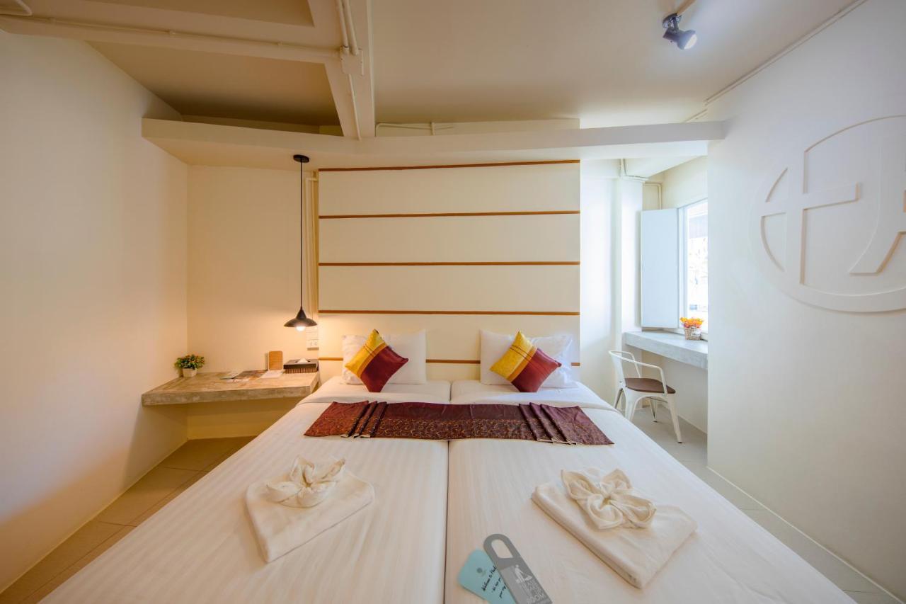 Hotel October Phuket Ngoại thất bức ảnh